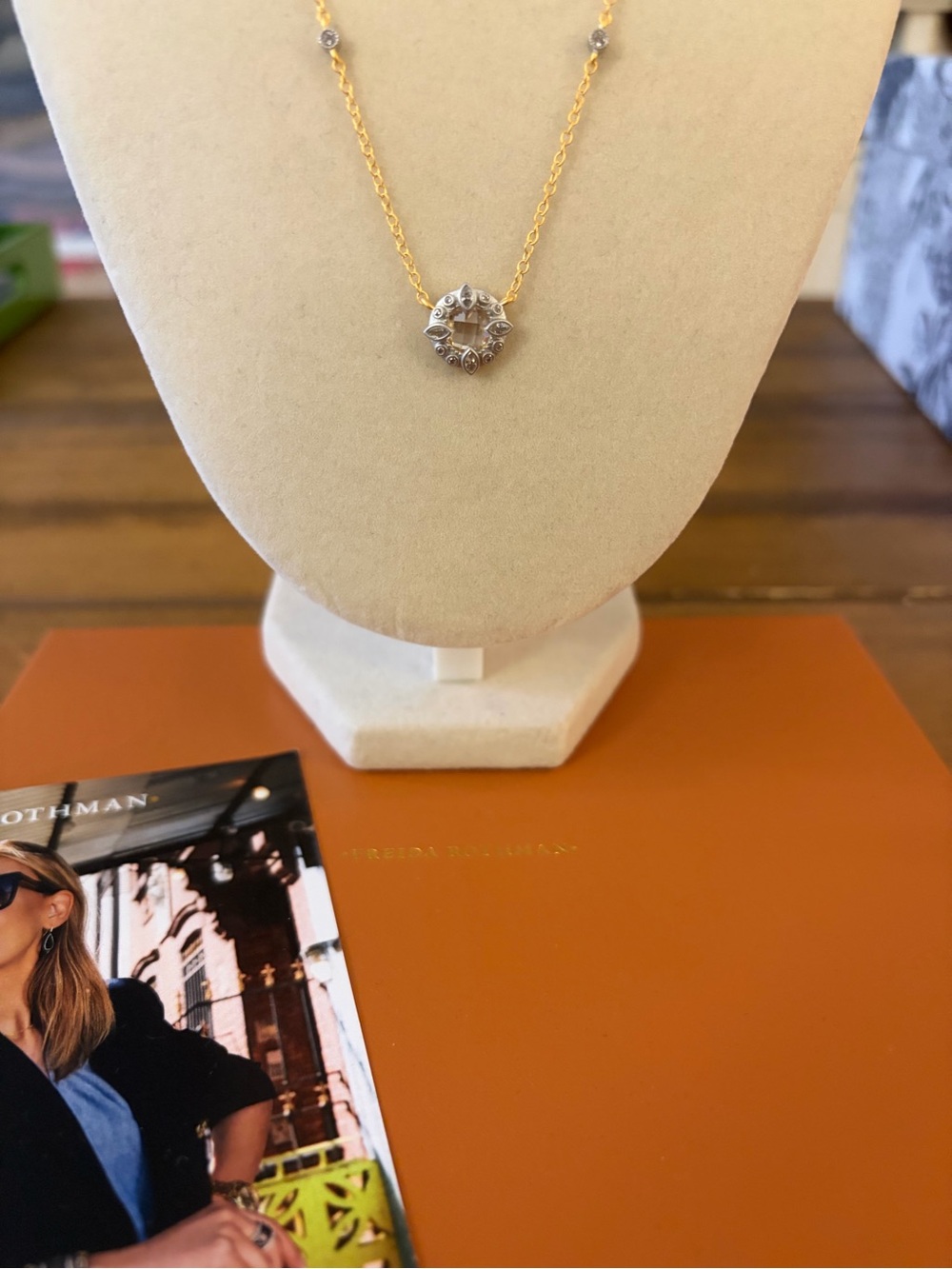 AUTHENTIC FREIDA ROTHMAN FACETED CHAMPAGNE CRYSTAL NECKLACE ✨